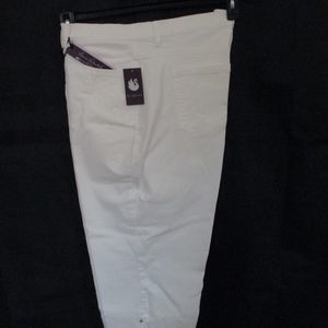 NWT -GLORIA VANDERBILT denim Capri - sz 24W - $60.